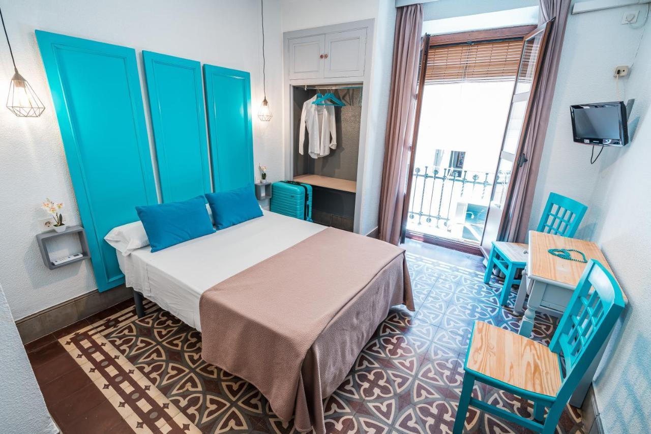Small Double Room,1547839813:JPEG