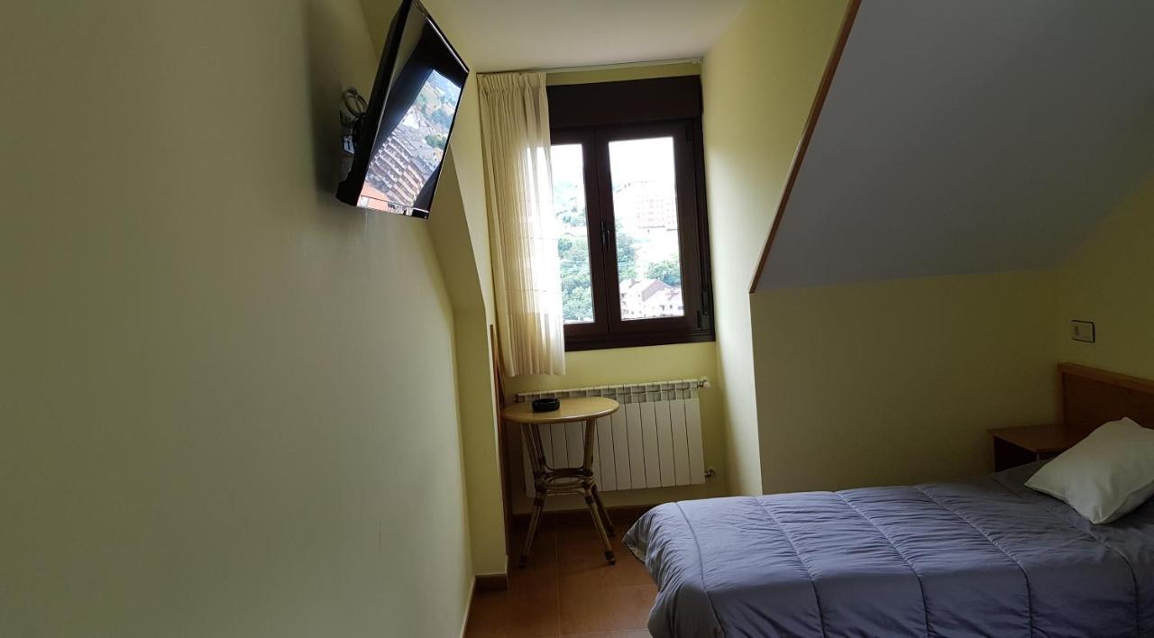 Deluxe Double or Twin Room City View