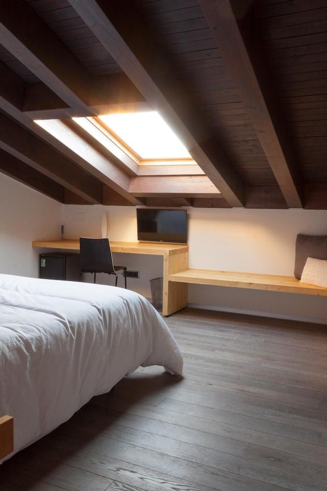 Budget Double or Twin Room,1727668828:JPEG