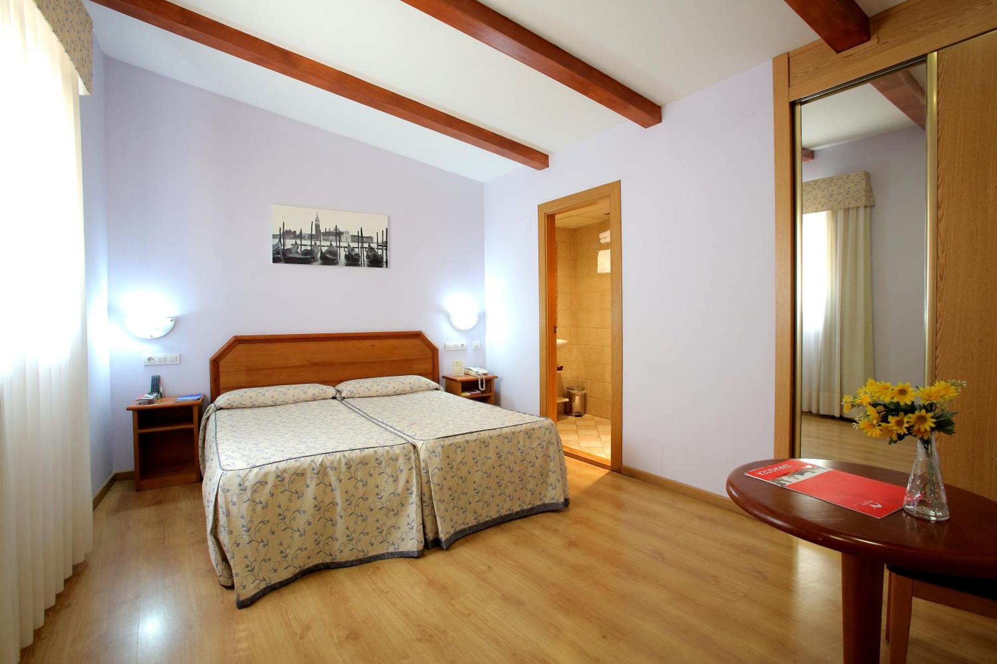 Camera Matrimoniale con Letto Supplementare