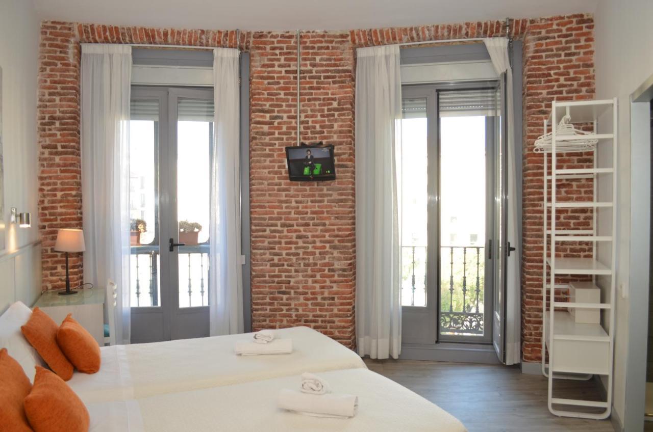 Quarto com Cama de Casal ou 2 de Solteiro e Vista da Cidade