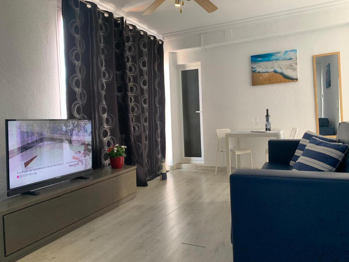 Standard Doppelzimmer mit Balkon und Straßenblick