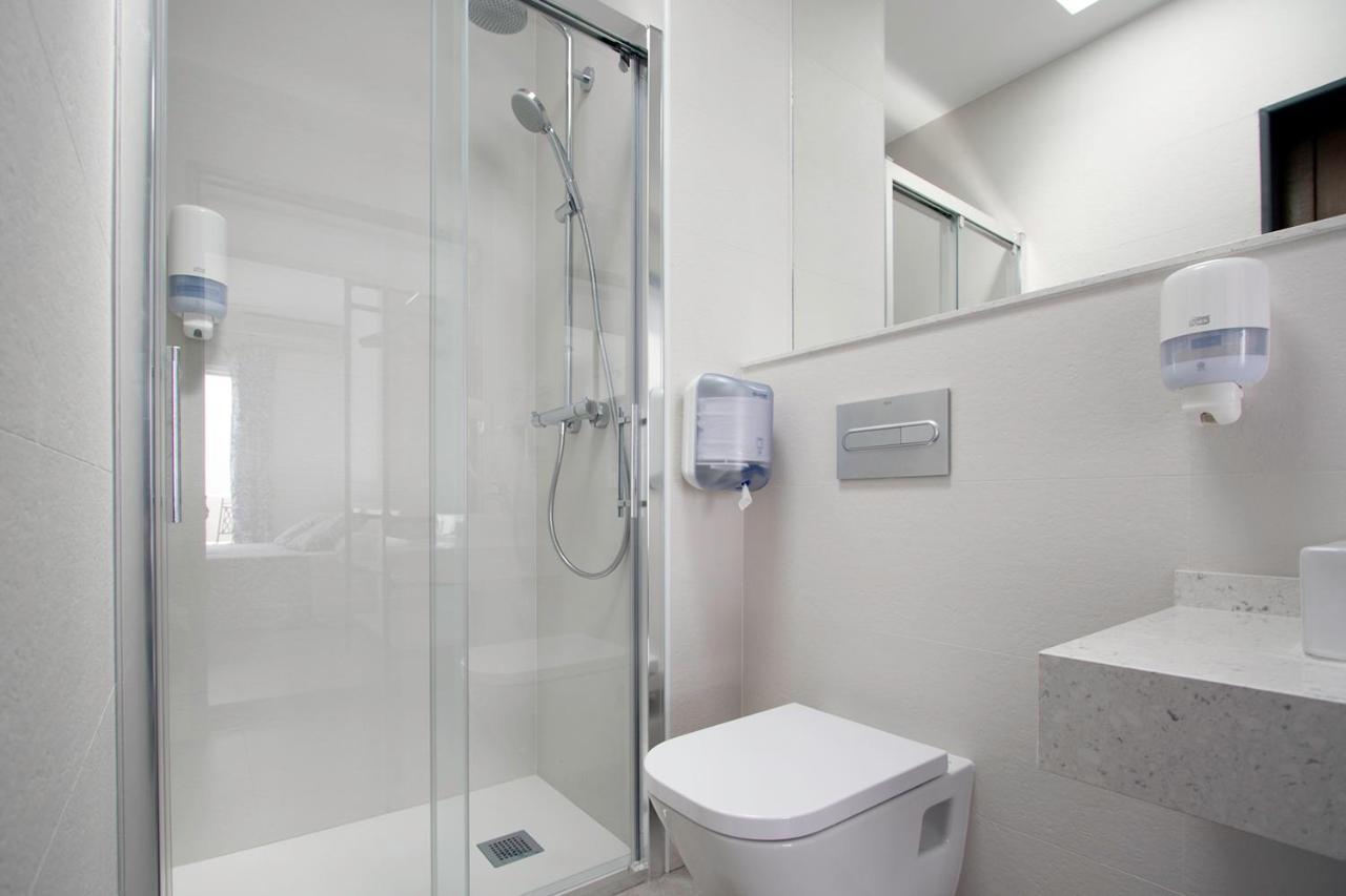 Habitación Doble Deluxe con balcón y vistas al mar
