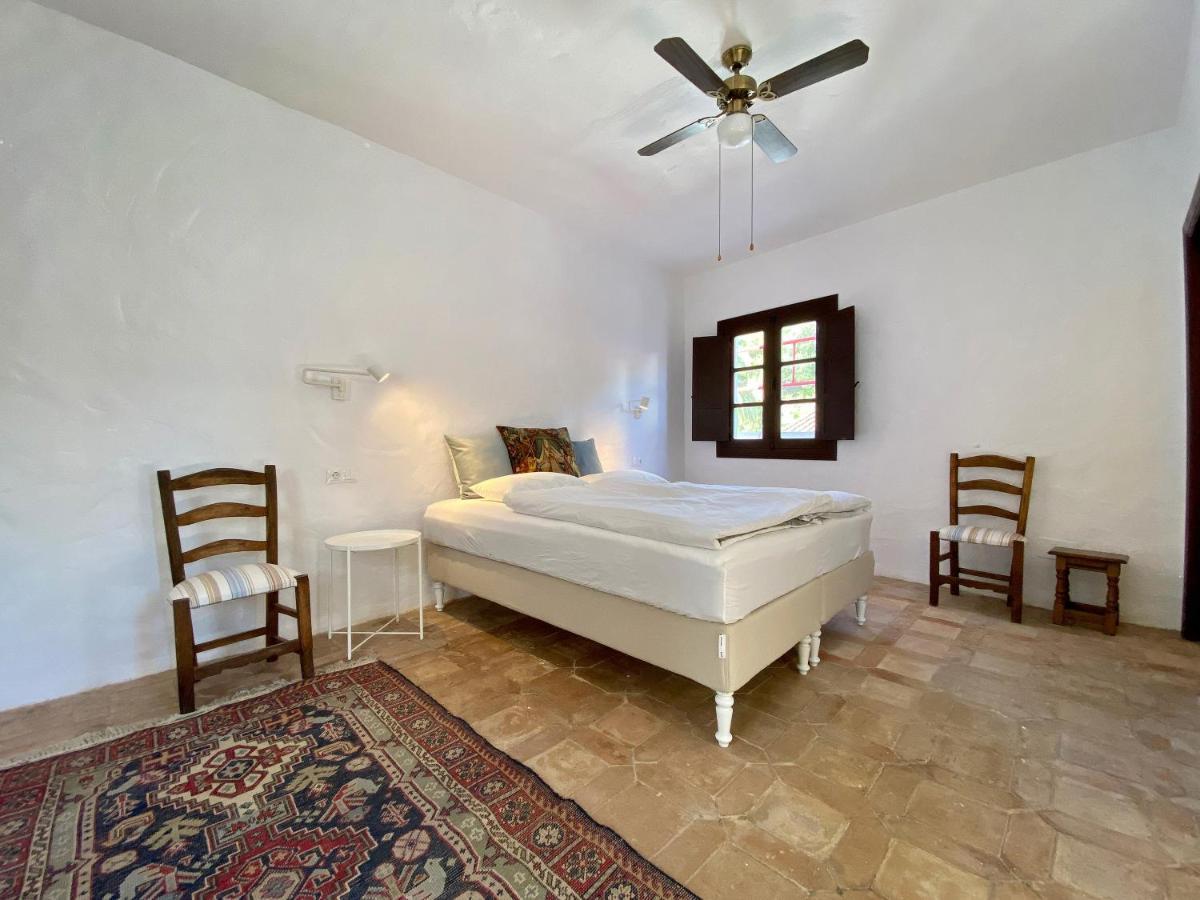 Camera Matrimoniale con Letto Supplementare