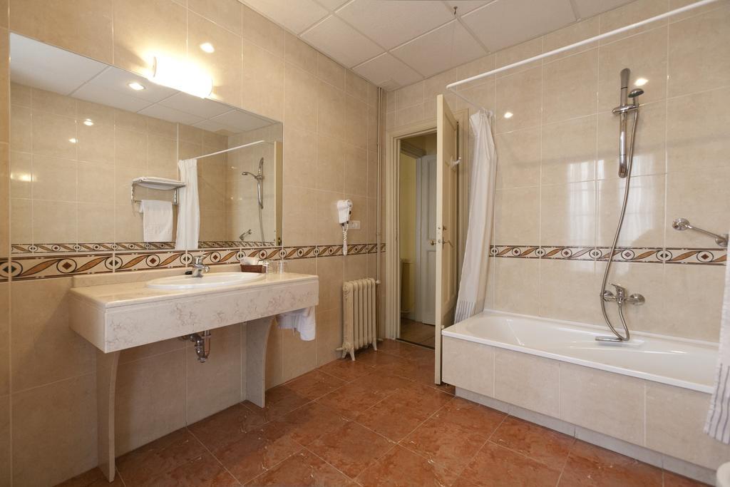 Chambre Double ou Lits Jumeaux