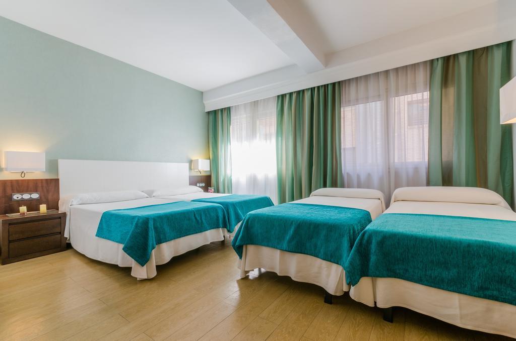 Double Room with 2 Extra Beds,1207792477:JPEG