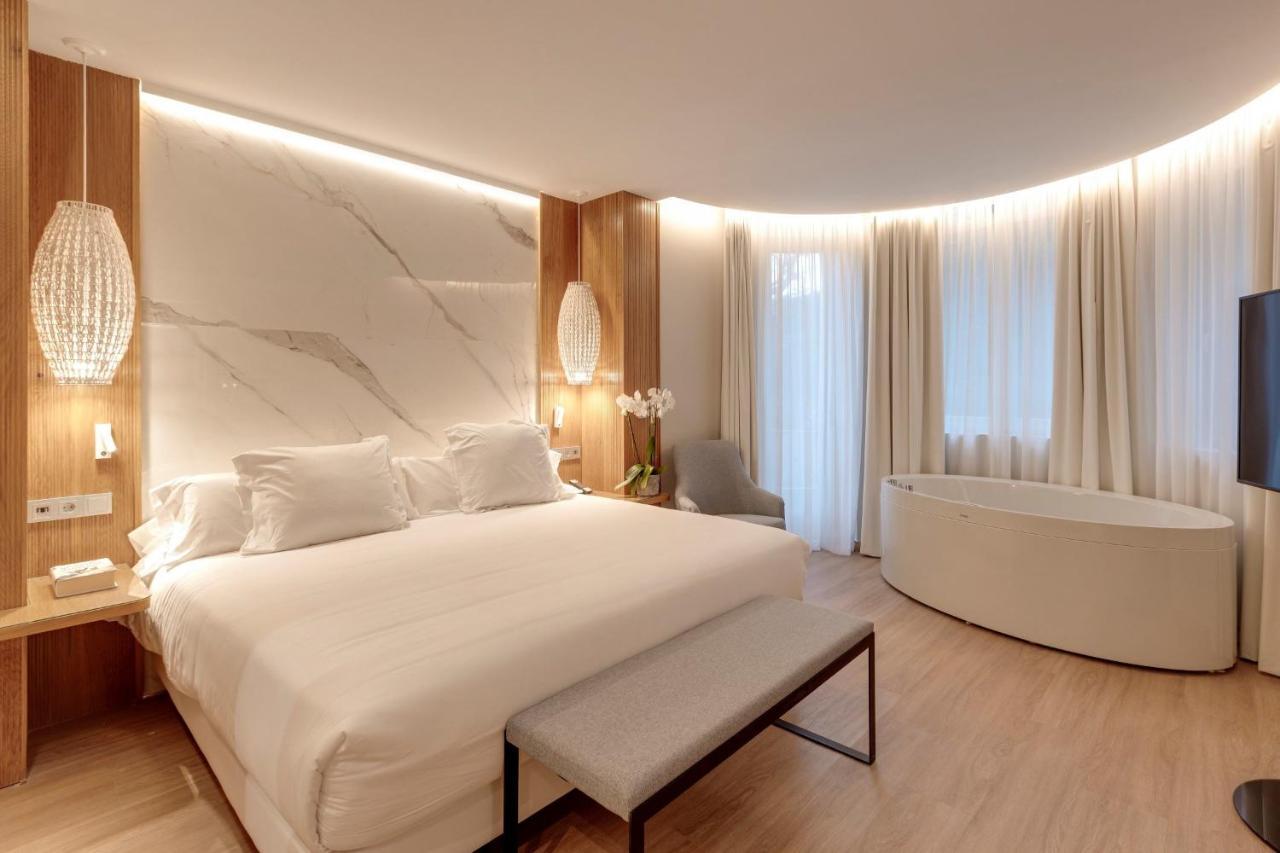 Suite Hammam Hydromassage Bathtub Sauna Terrace,1109365212:JPEG