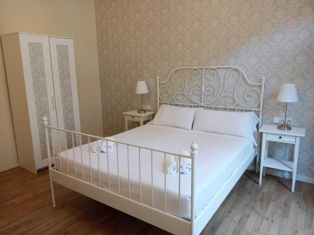 Double Room with Private External Bathroom,1166704421:JPEG