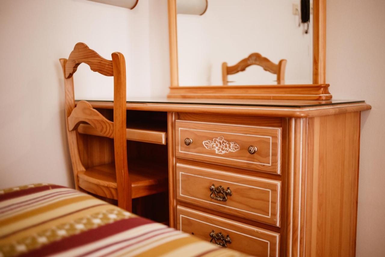 Double or Twin Room,1117218810:JPEG