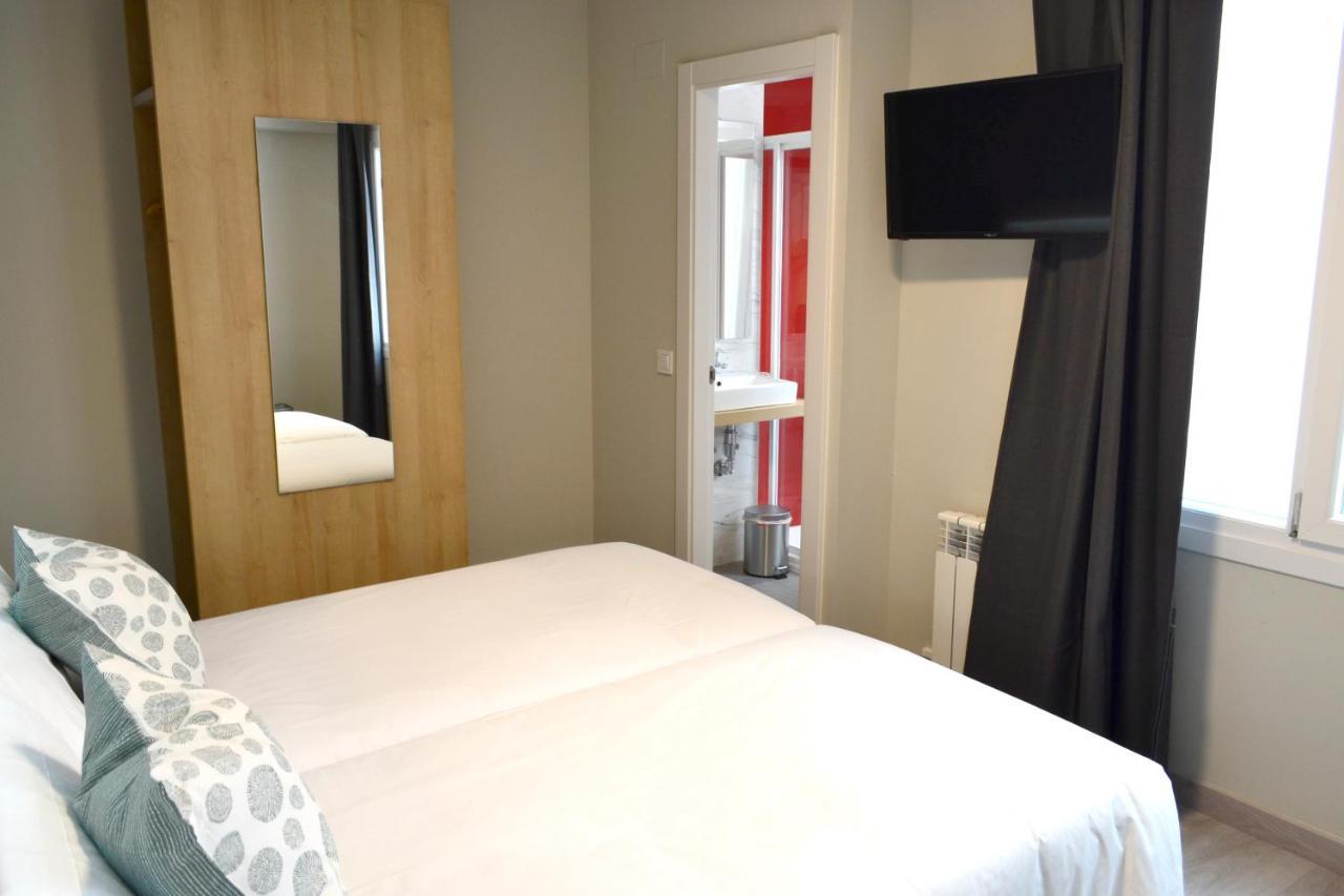 Tweepersoonskamer met 2 Aparte Bedden en Balkon
