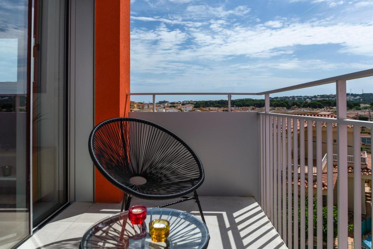 One-Bedroom Apartment with Terrace,1131137505:JPEG