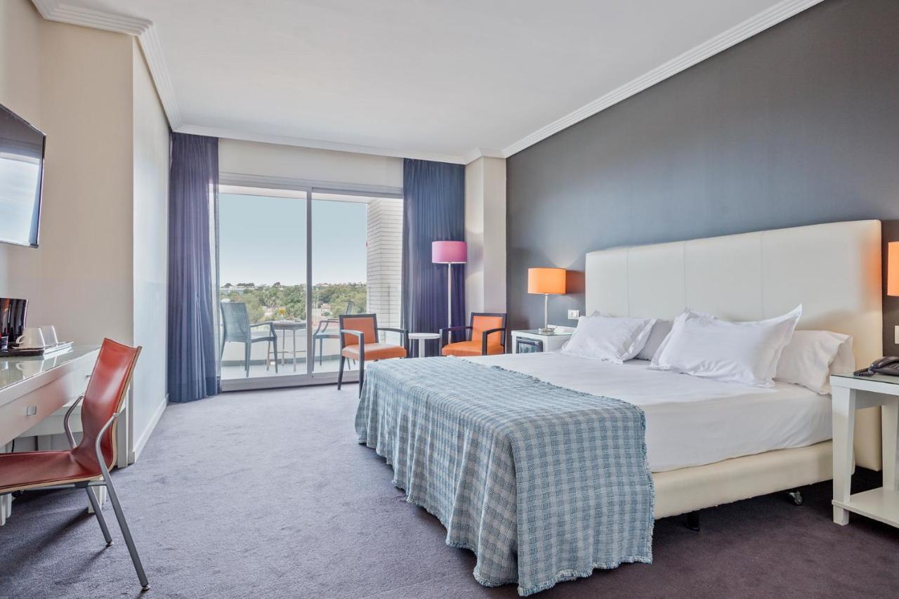 Superior King Room Spa Access