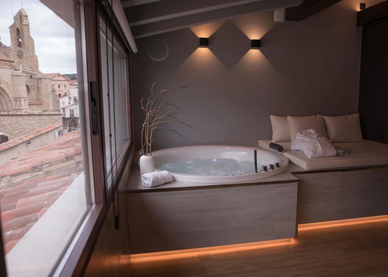 King Suite Spa Bath 4