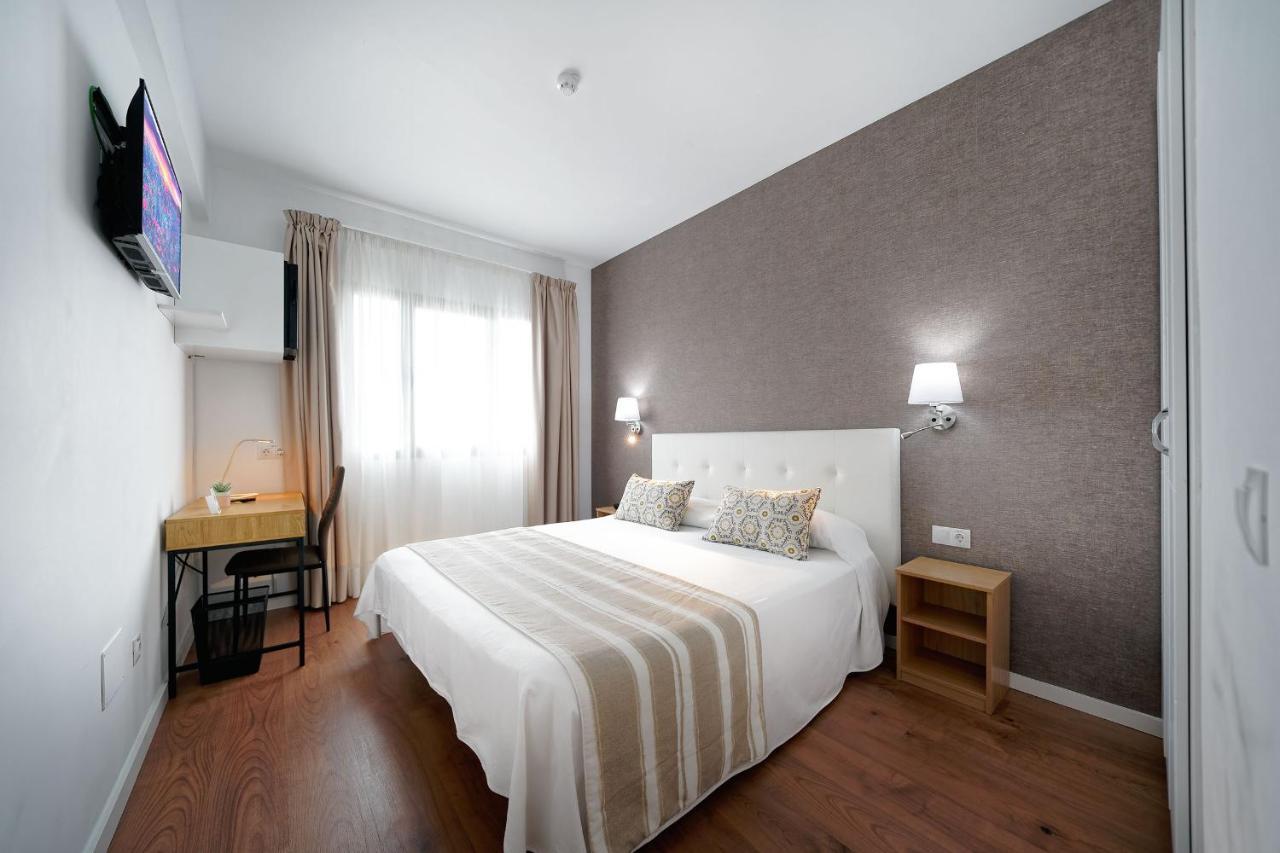 Double or Twin Room with Sea View