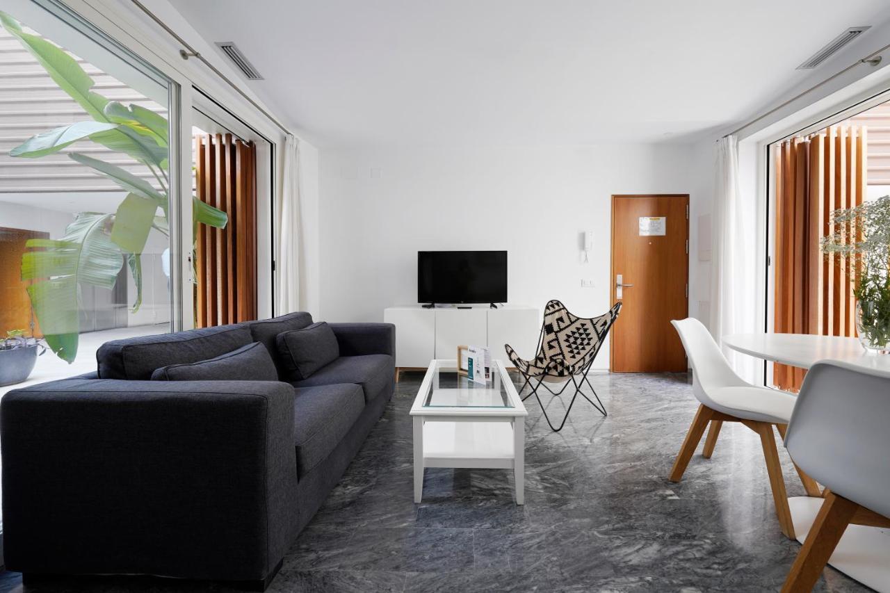 Large 2 Bedroom Apartment