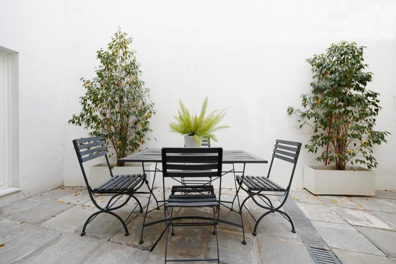 Extra Large 2 Bedroom Apartment Terrace