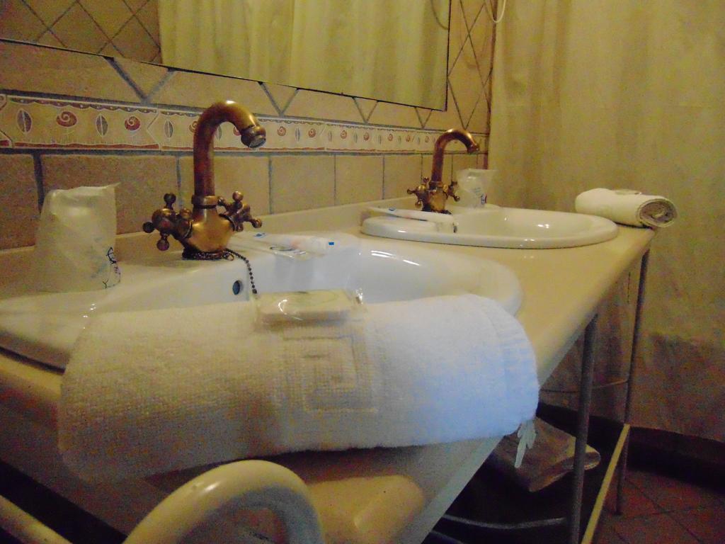 Twin Room Private Bathroom