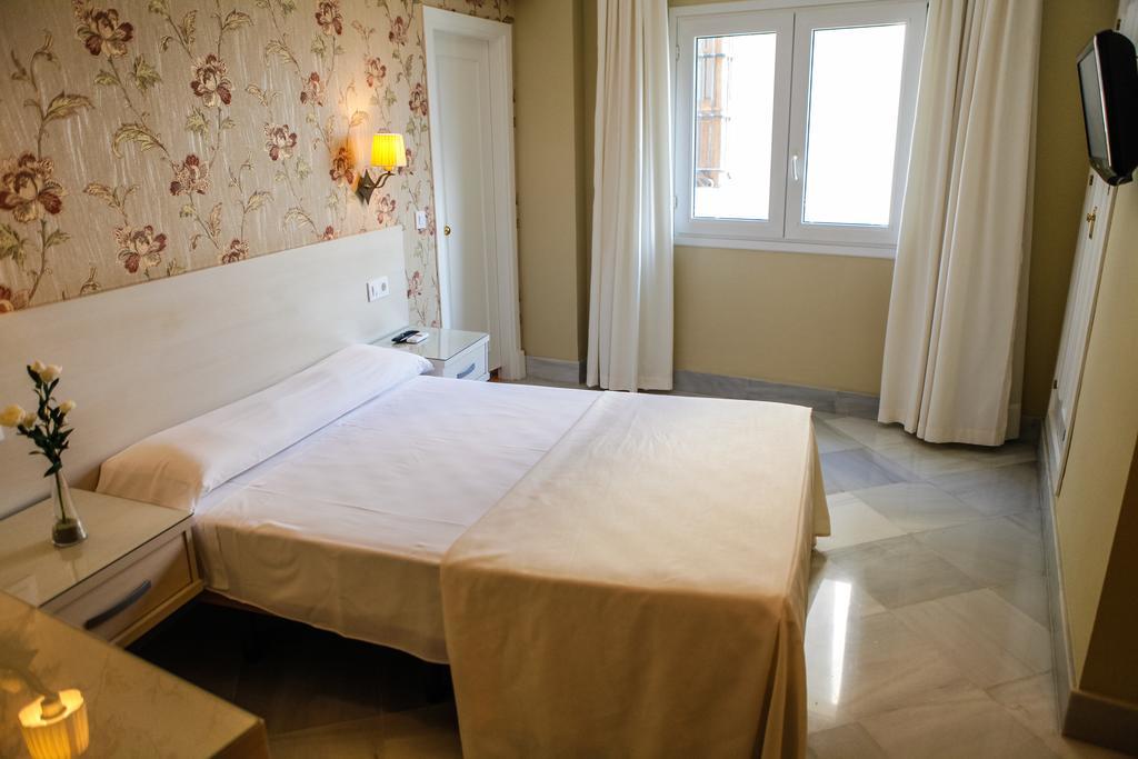 Doppel- oder Zweibettzimmer