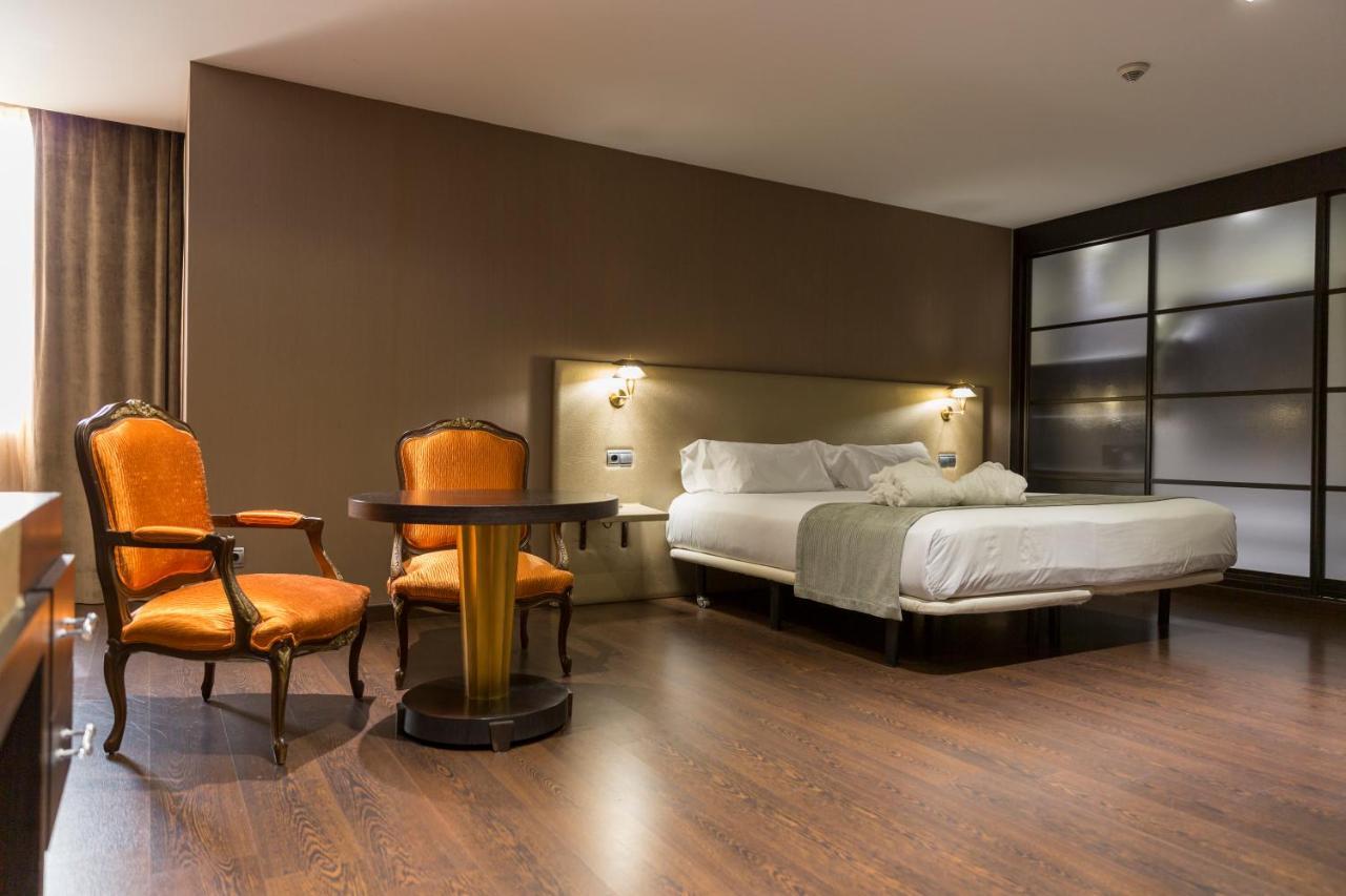 Deluxe Double Room,1399272701:JPEG