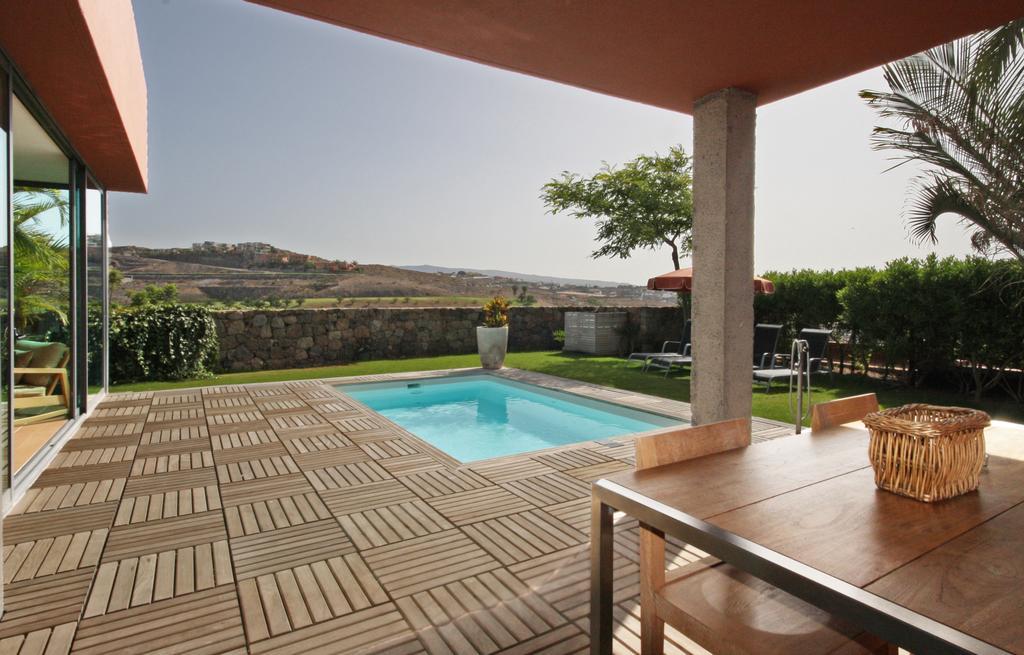 Villa de 2 dormitorios con piscina privada - 2 adultos y 2 niños