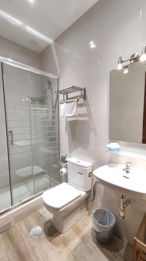 Twin Room Private Bathroom