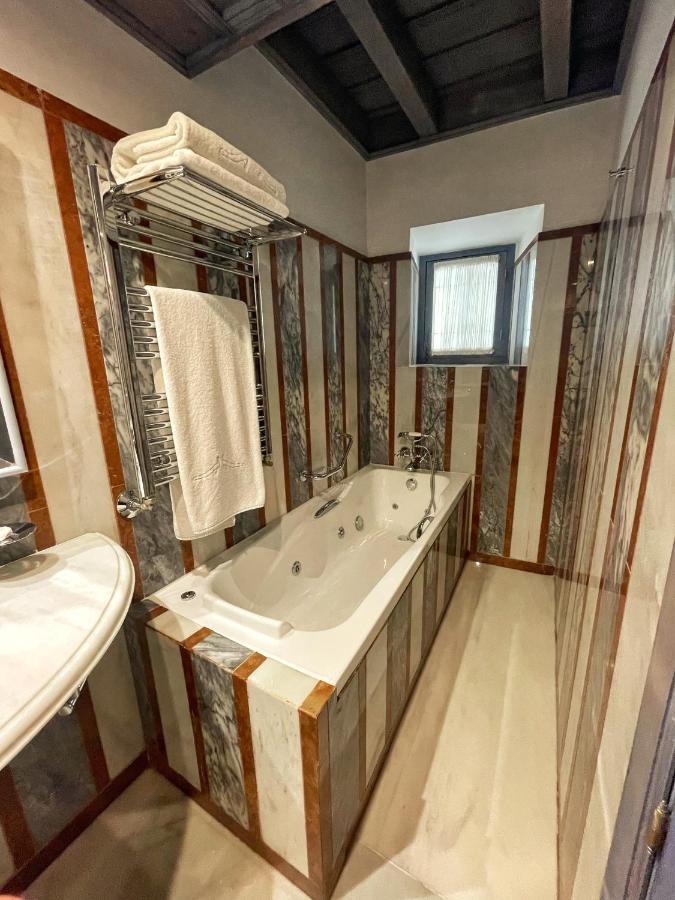 Classic Double or Twin Spa Bath