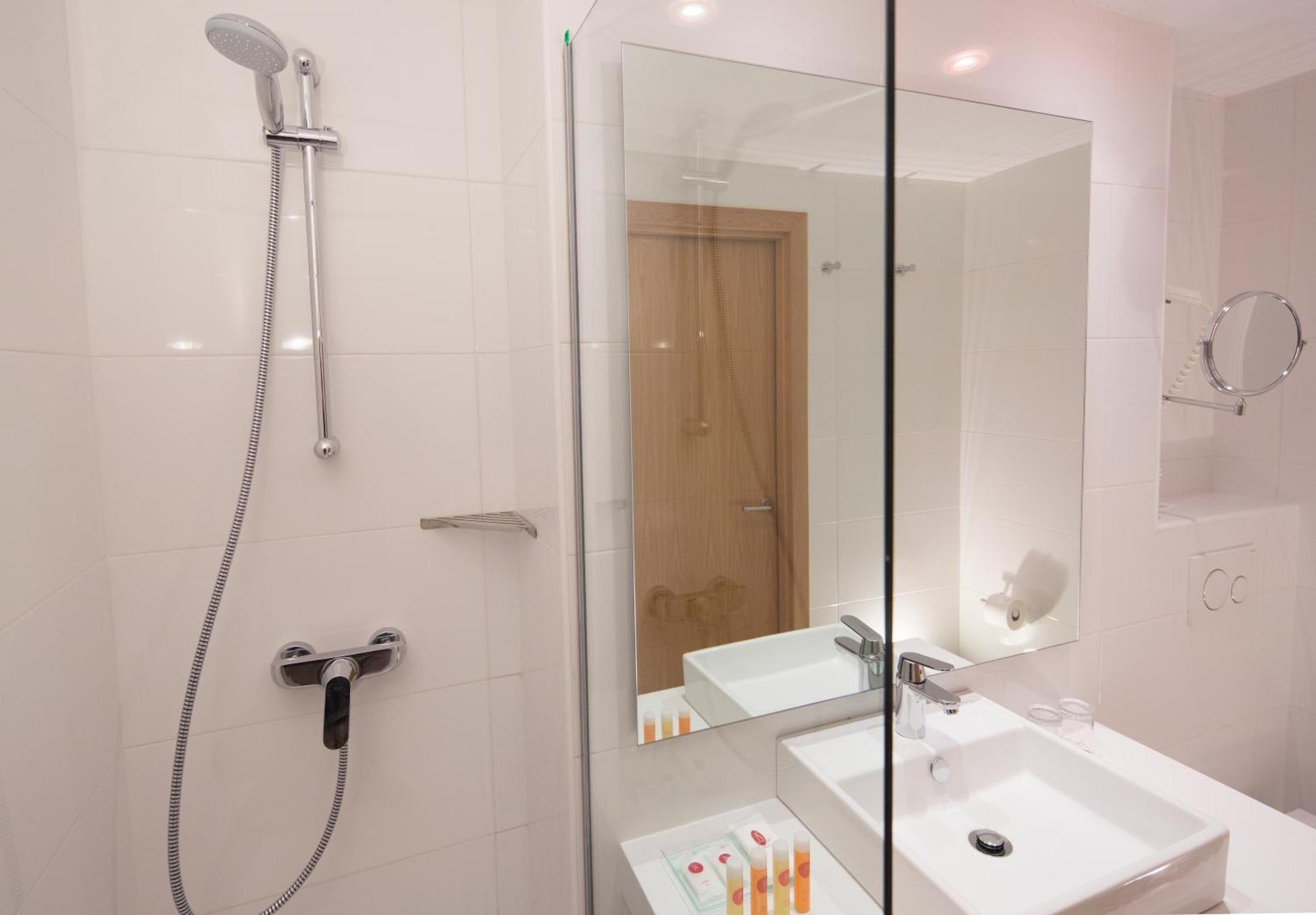Doppelzimmer mit Balkon