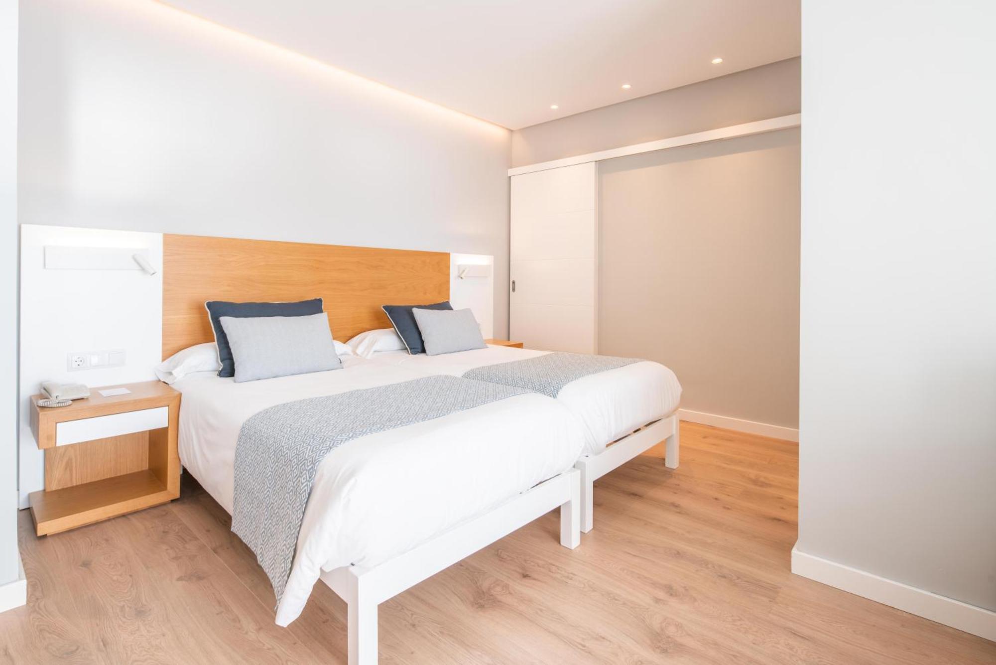 Superior Twin Room (2 adults + 1 child),1207489828:JPEG