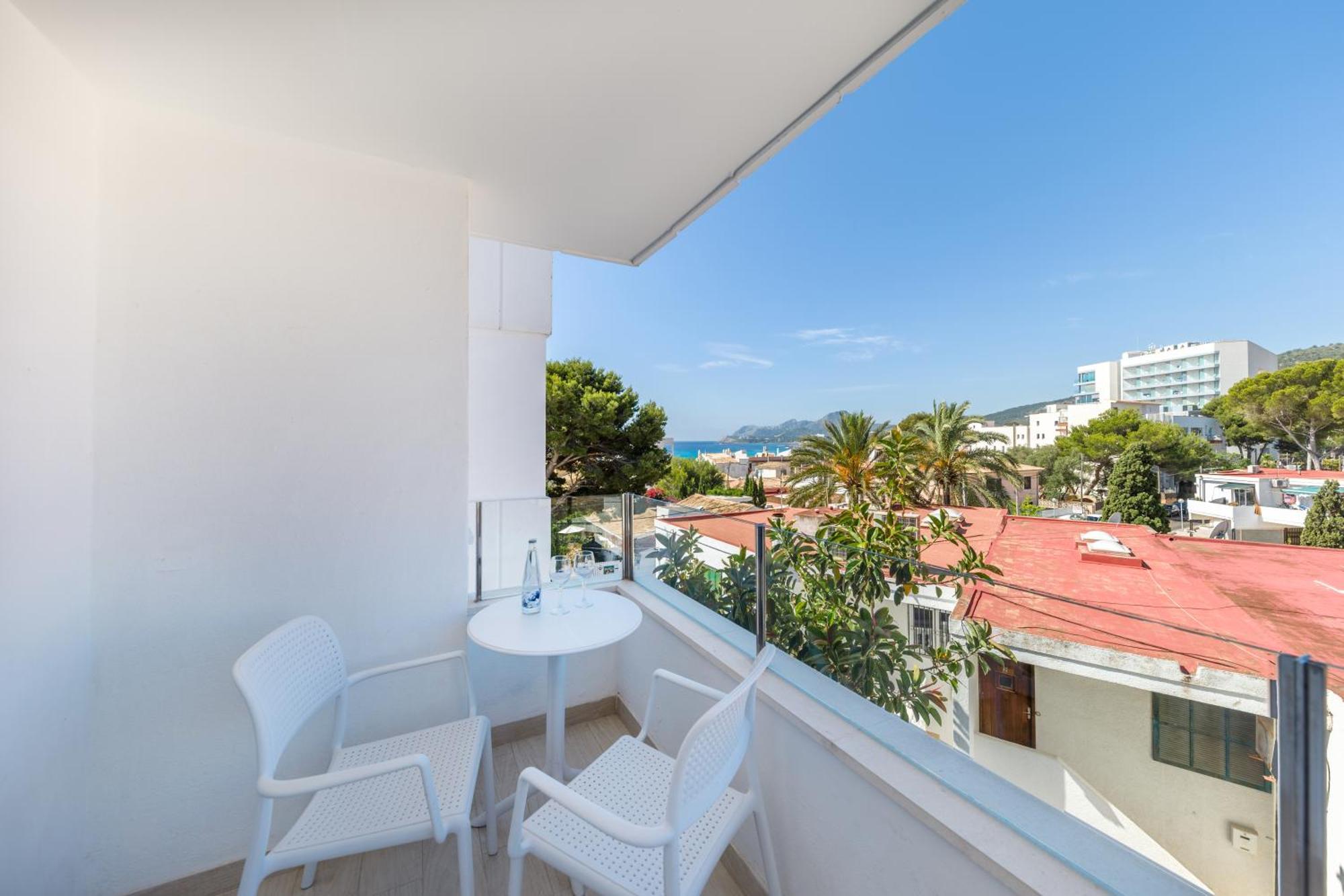 Superior Double Room with Partial Sea View,1306815232:JPEG