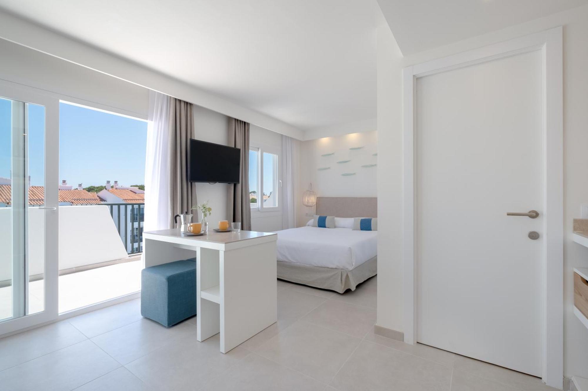Estudio Select con vistas laterales al mar
