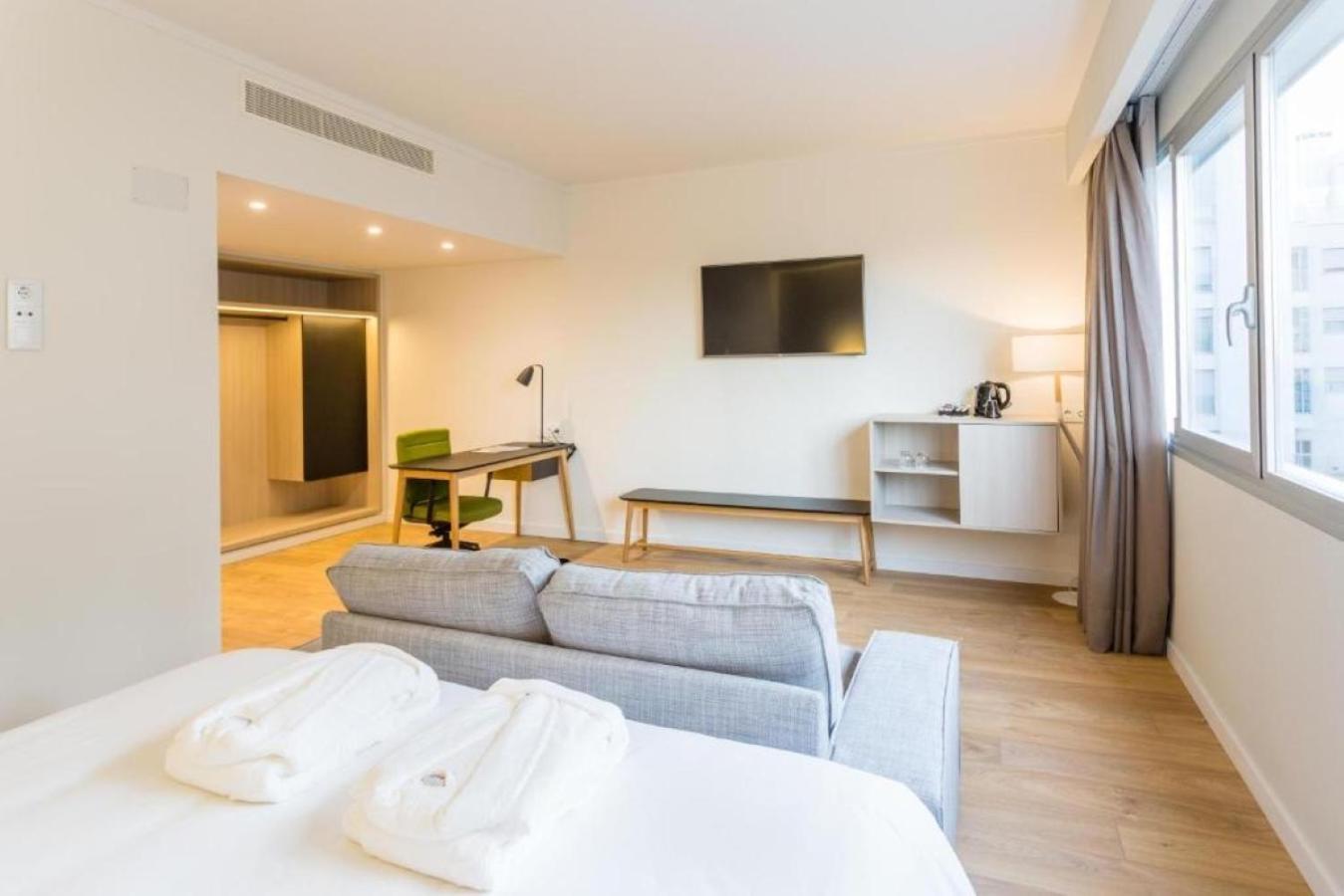 Deluxe Room,1540203733:JPEG