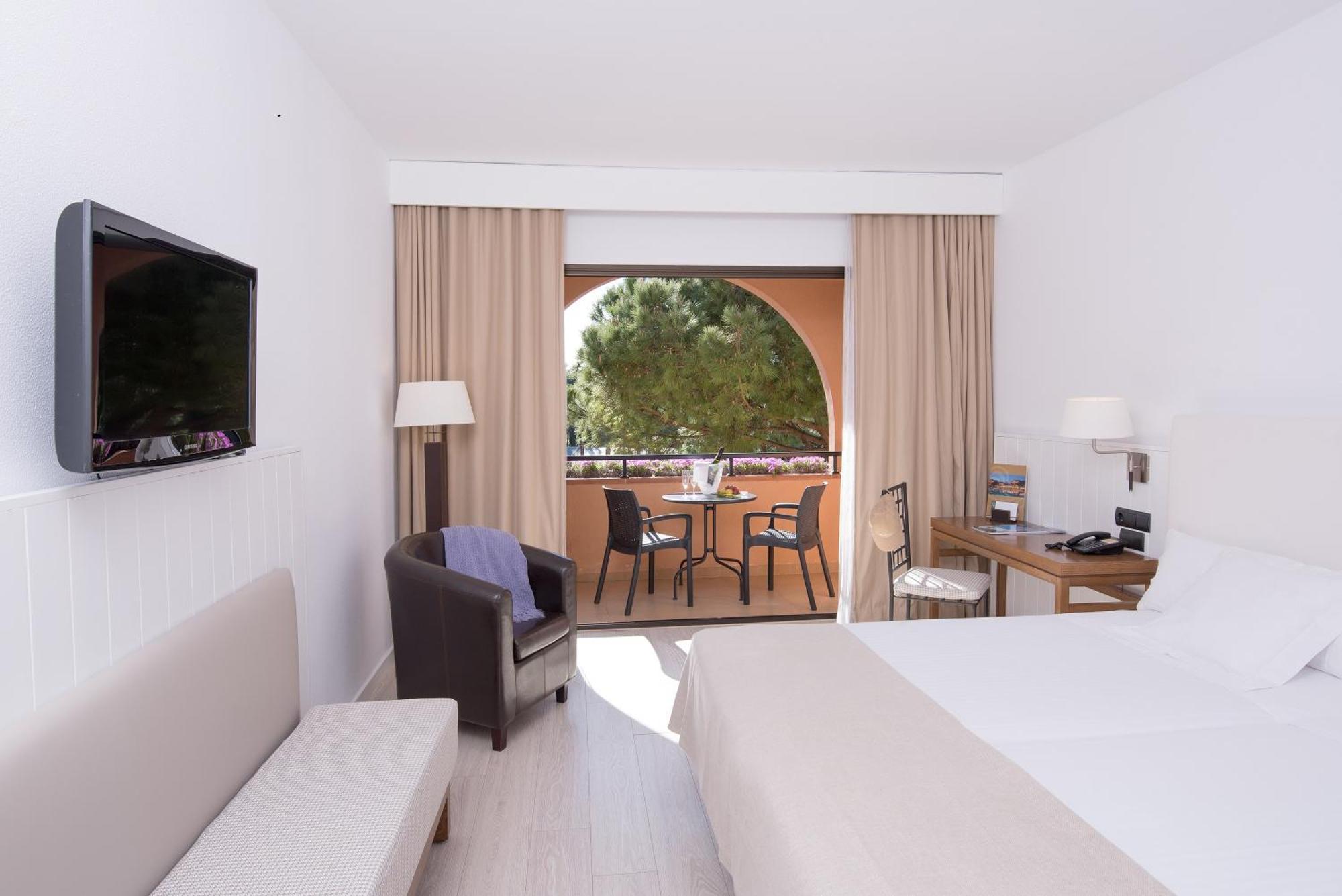 Single Room Balcony,701596918:JPEG