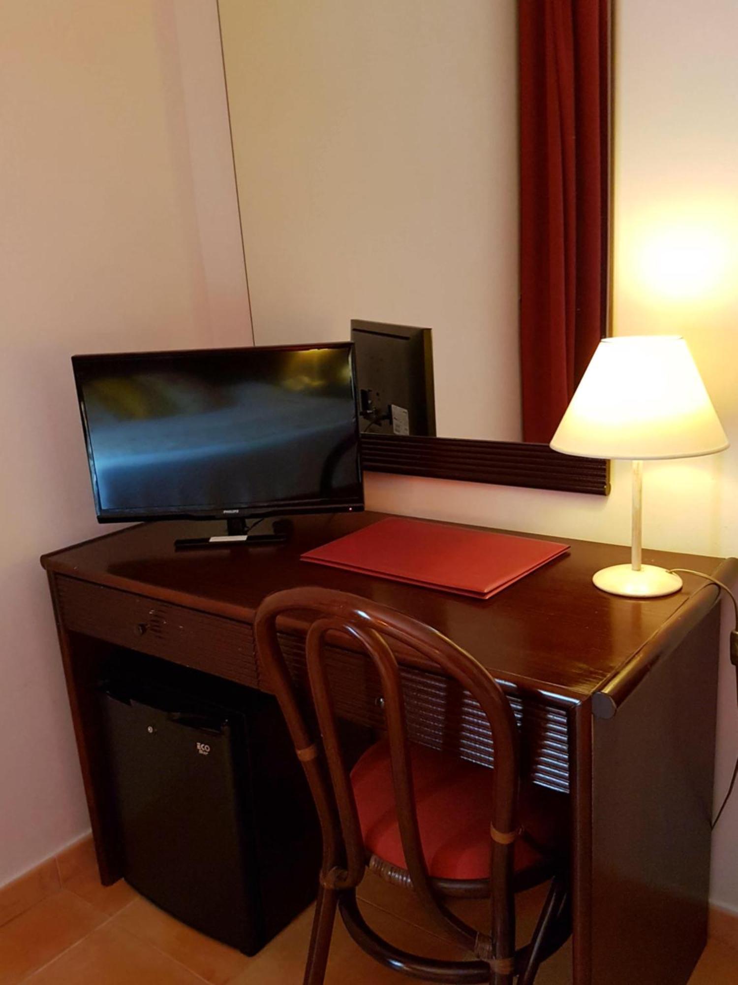 Doppel- oder Zweibettzimmer