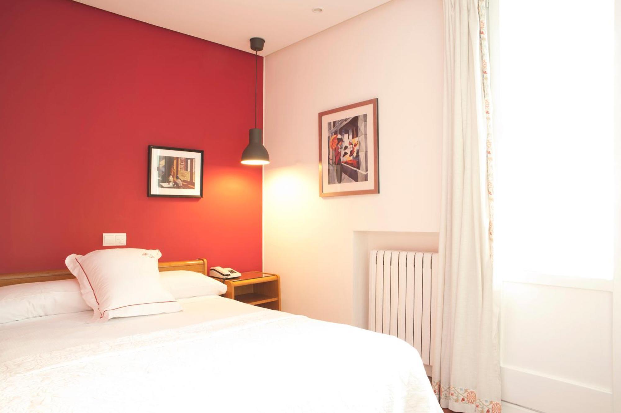 Small Double Room,1214626168:JPEG