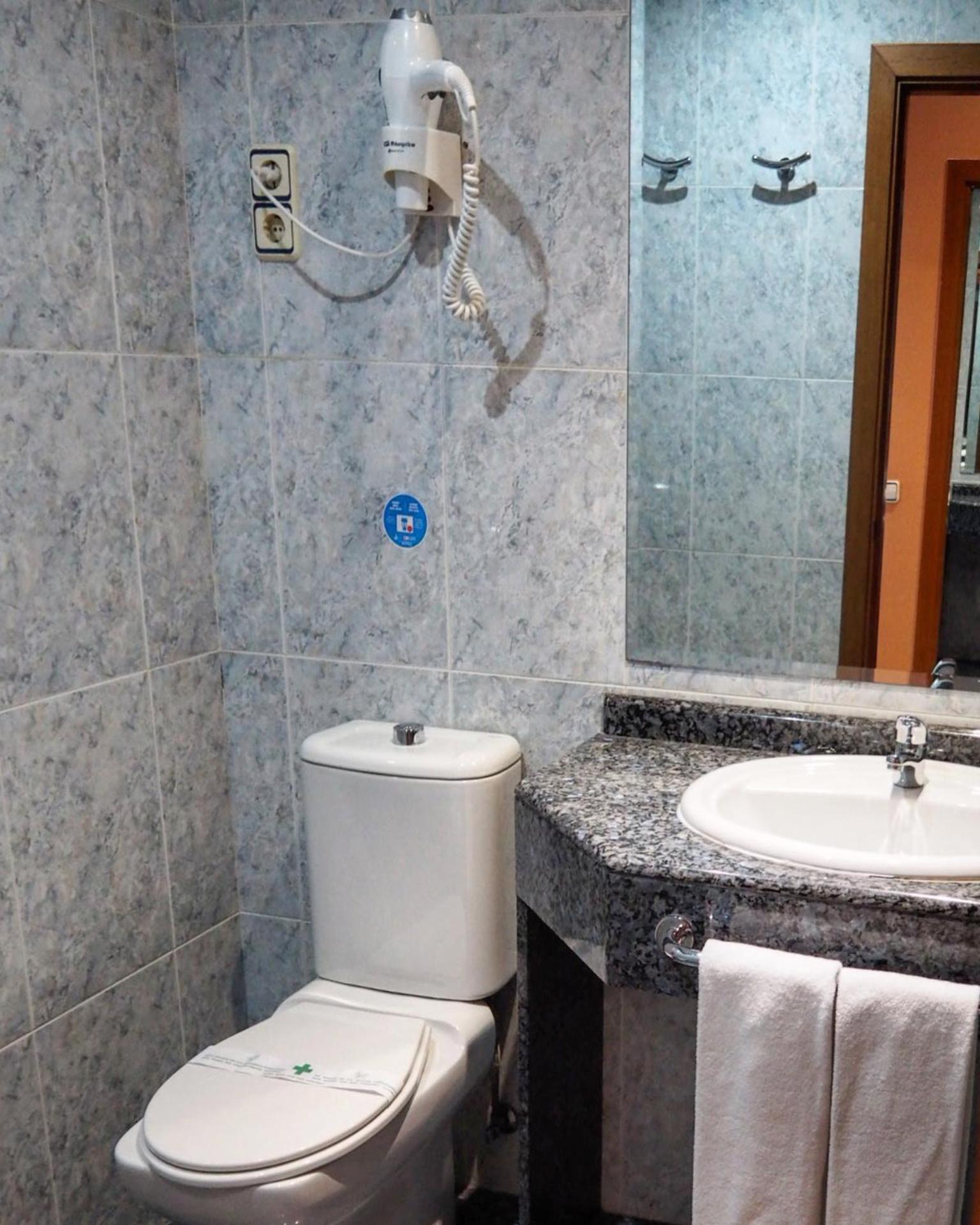 Habitación Doble con baño - 1 o 2 camas
