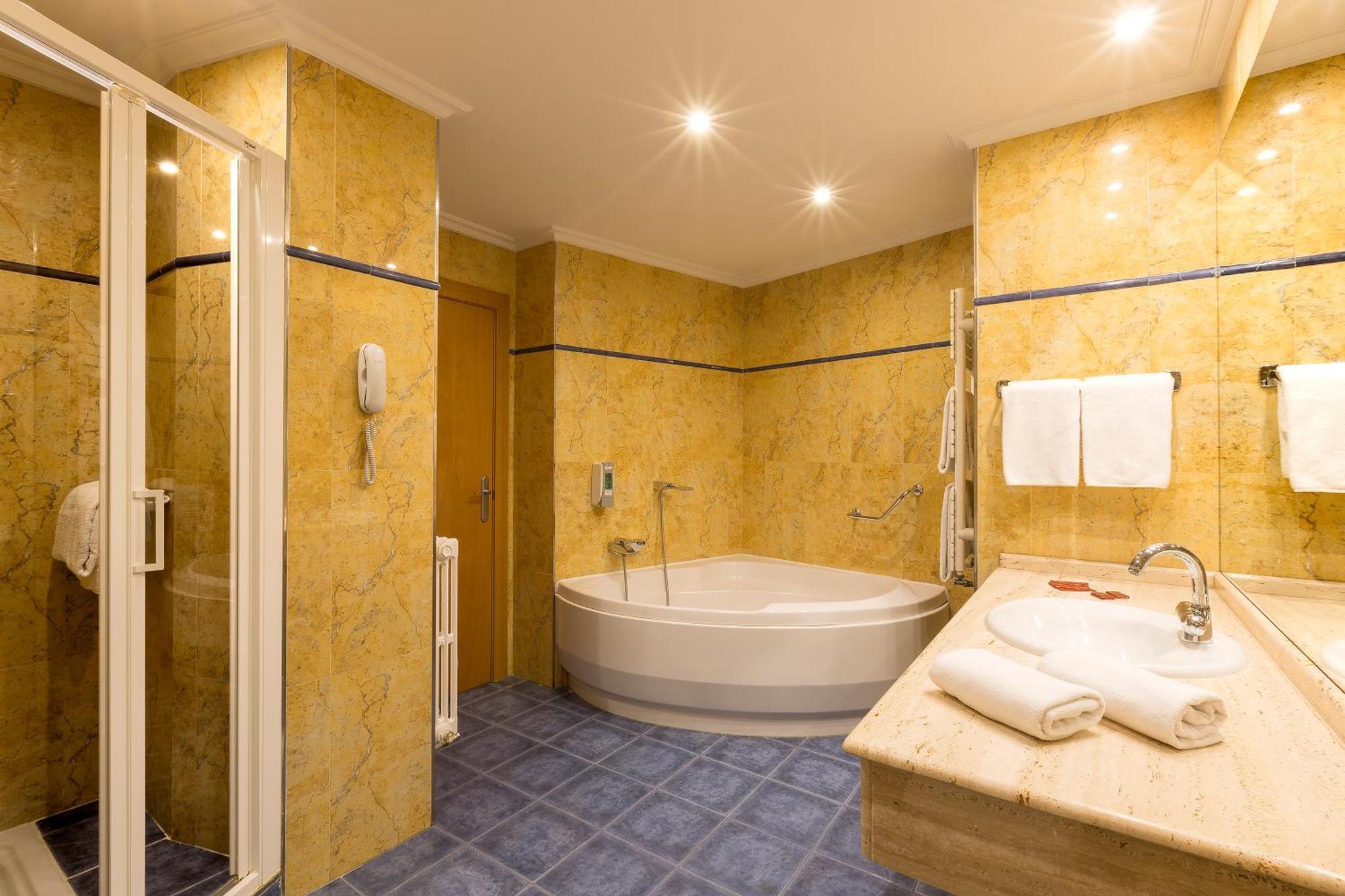 Chambre Double Supérieure (Familiale)