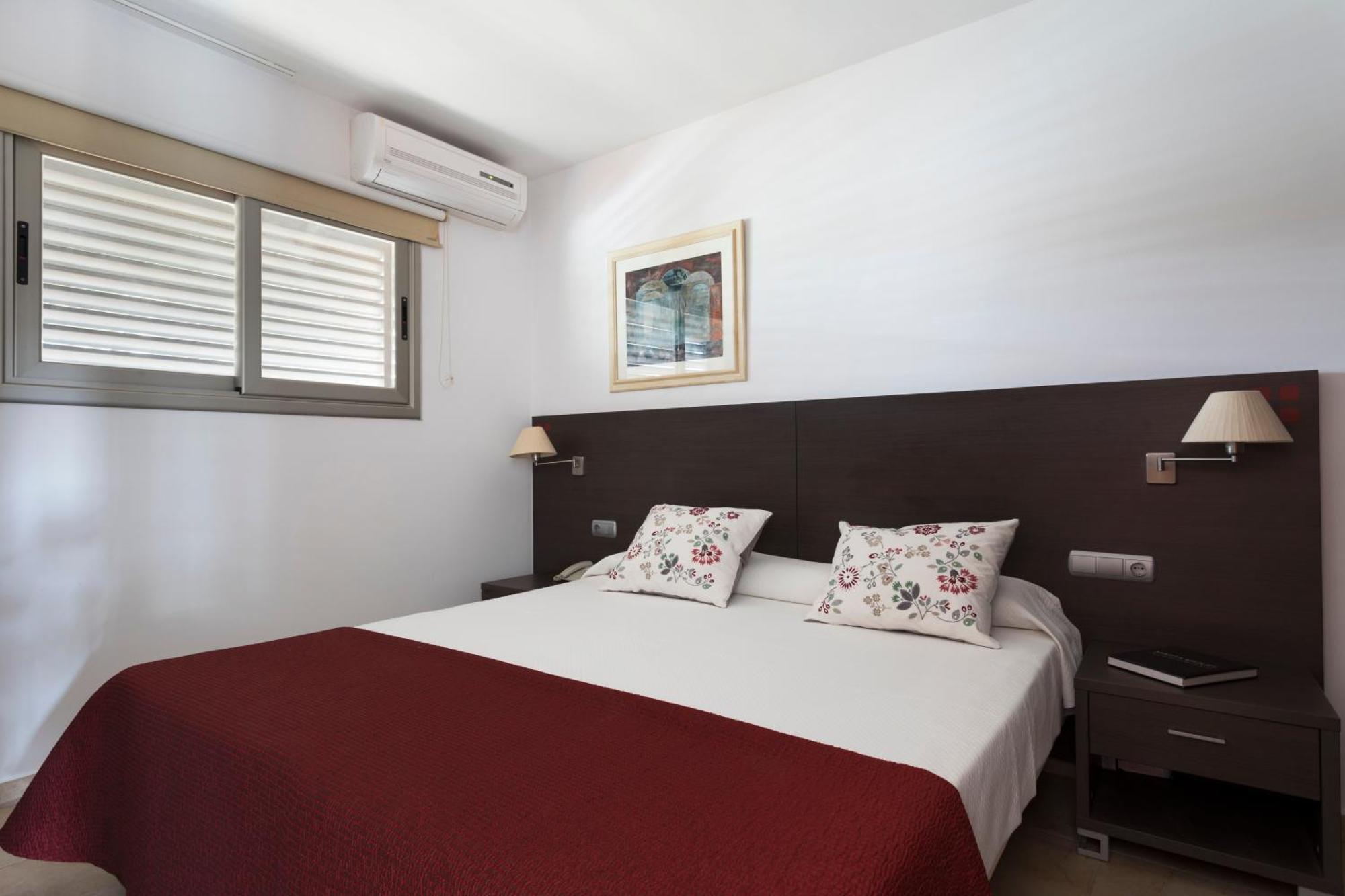 Superior One-Bedroom Apartment with Balcony,1214683072:JPEG