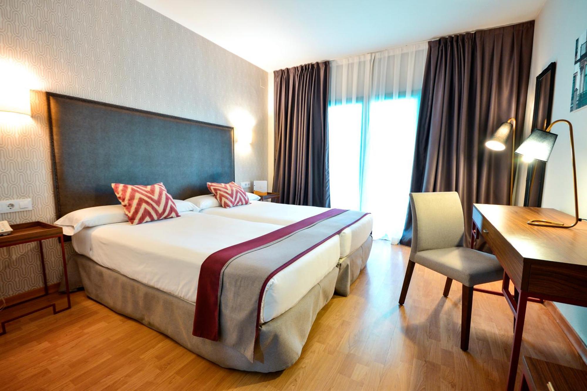 Standard Double or Twin Room,1214690599:JPEG