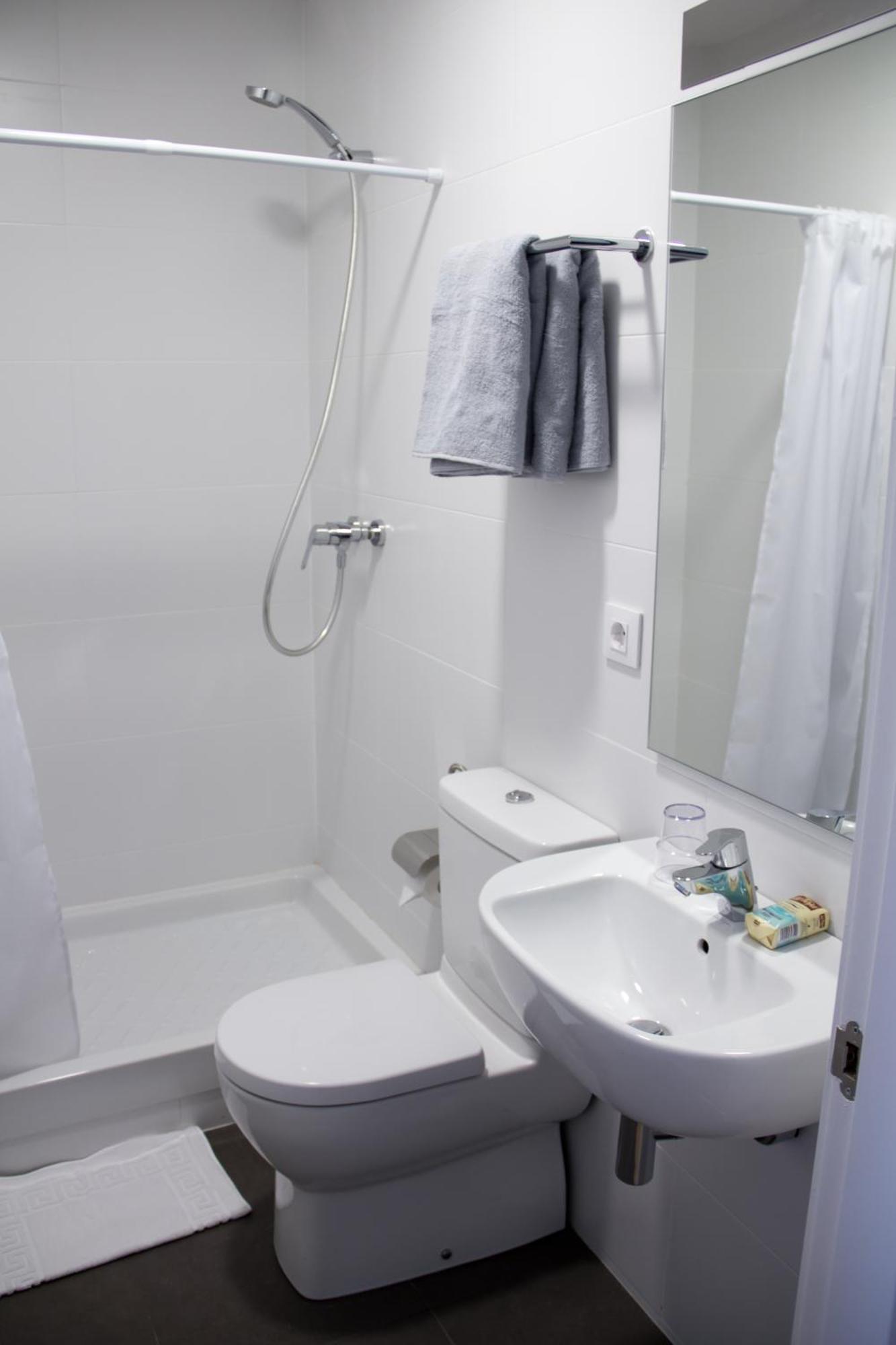 Twin Room with Balcony,1399918604:JPEG