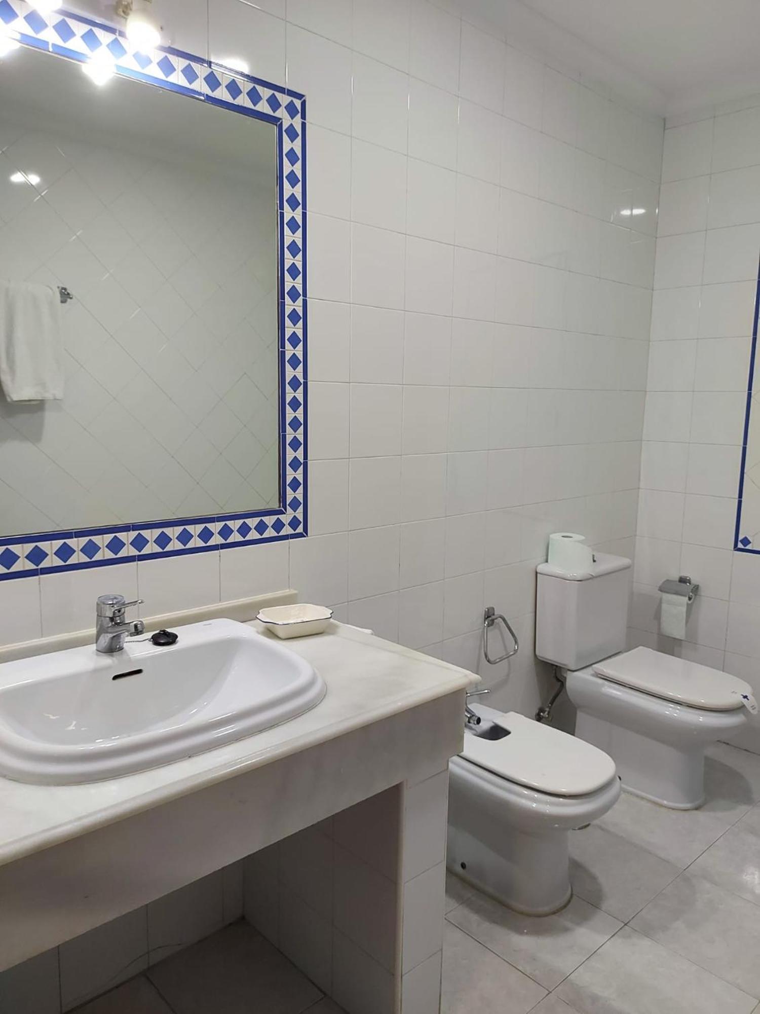 Habitación Doble Básica con cama supletoria