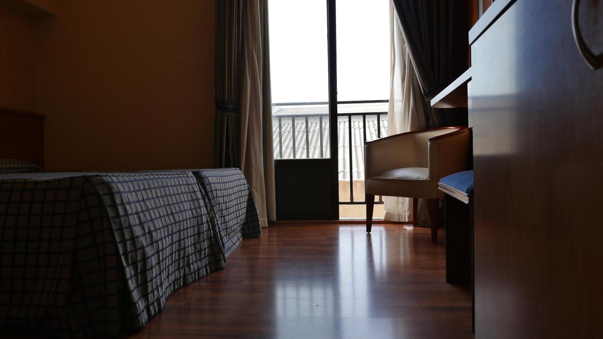 Basic Triple Room