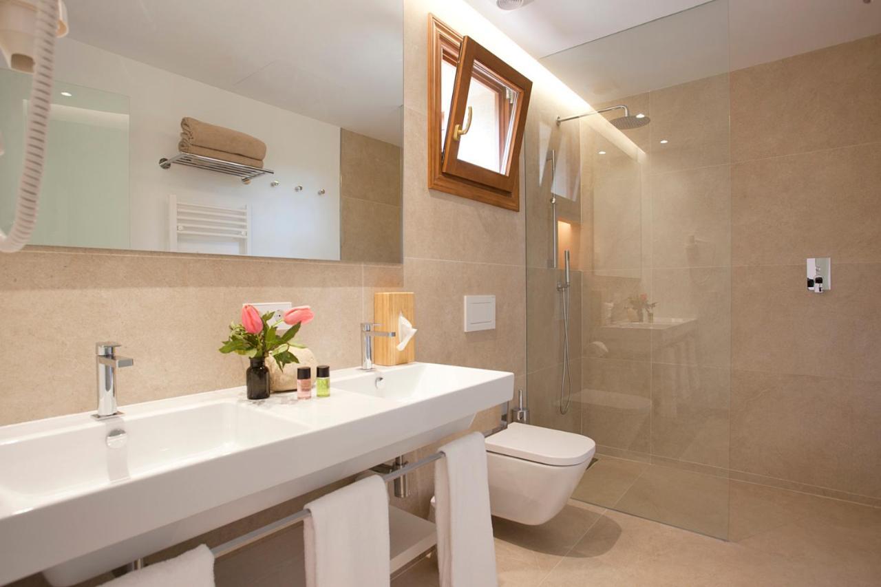 Deluxe Double Room,1233270854:JPEG