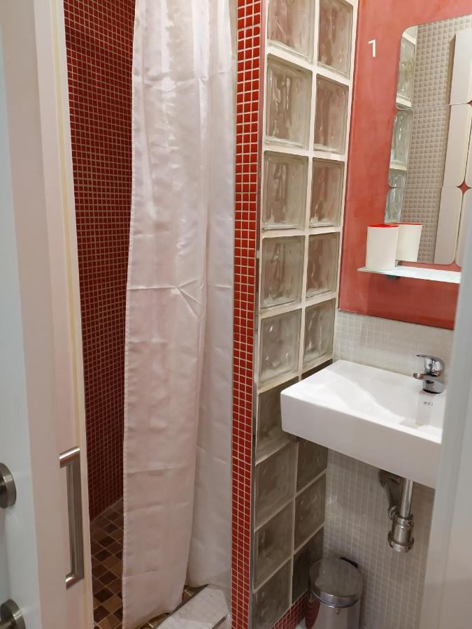 Single Room,1236729742:JPEG