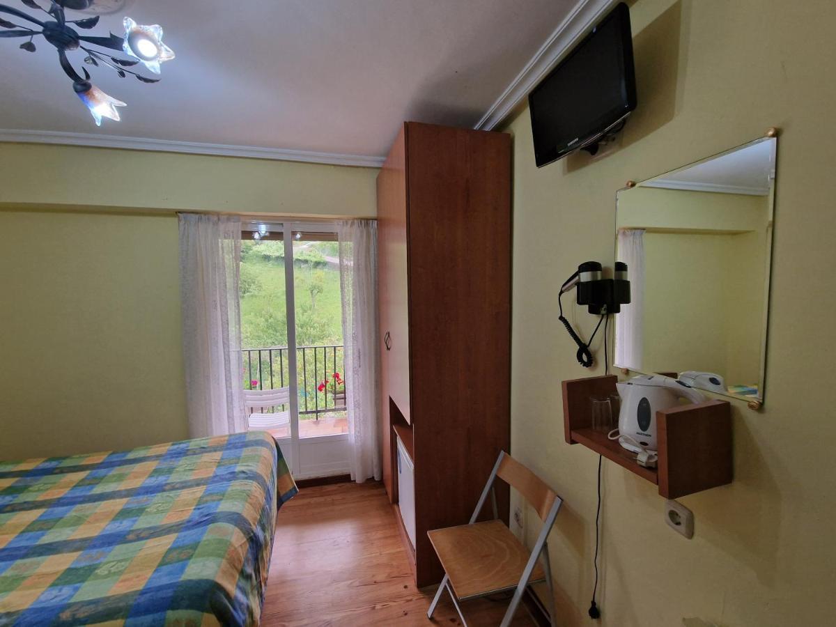 Single Room with Shared Bathroom,1245992665:JPEG