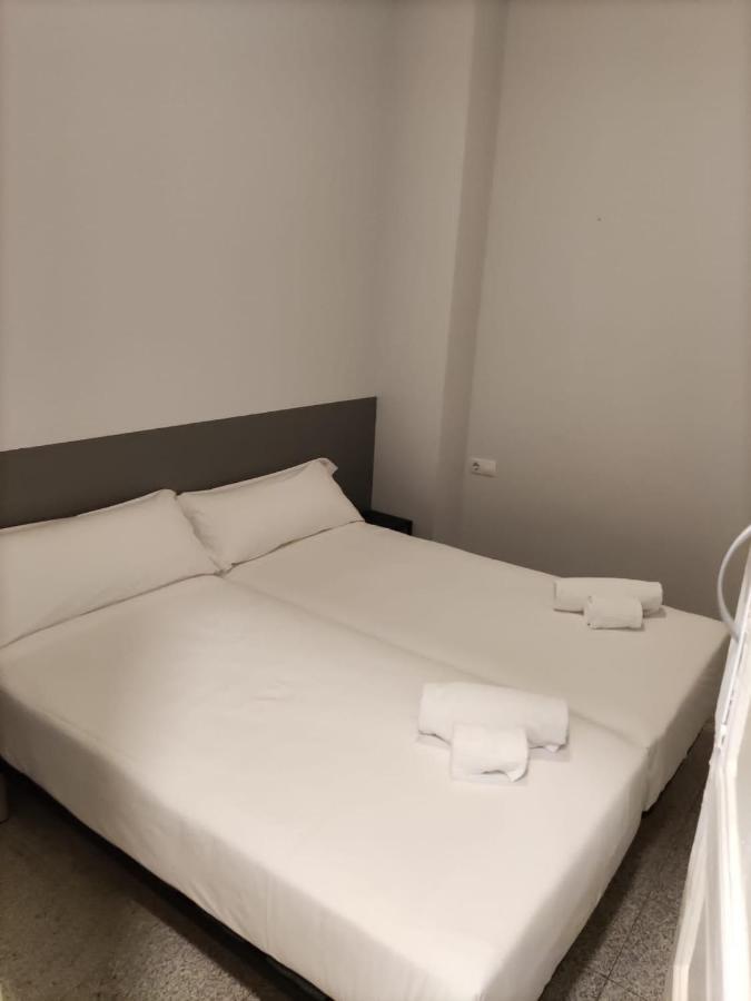 Budget Single Room,1247001613:JPEG