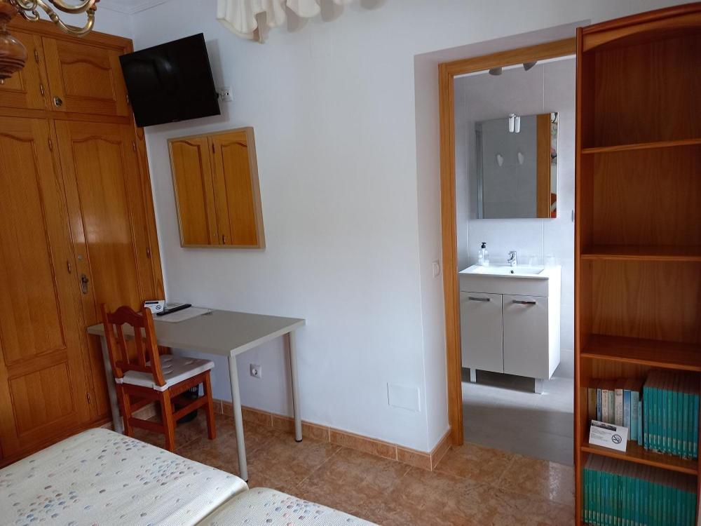 Habitación Doble con baño privado y terraza - 2 camas