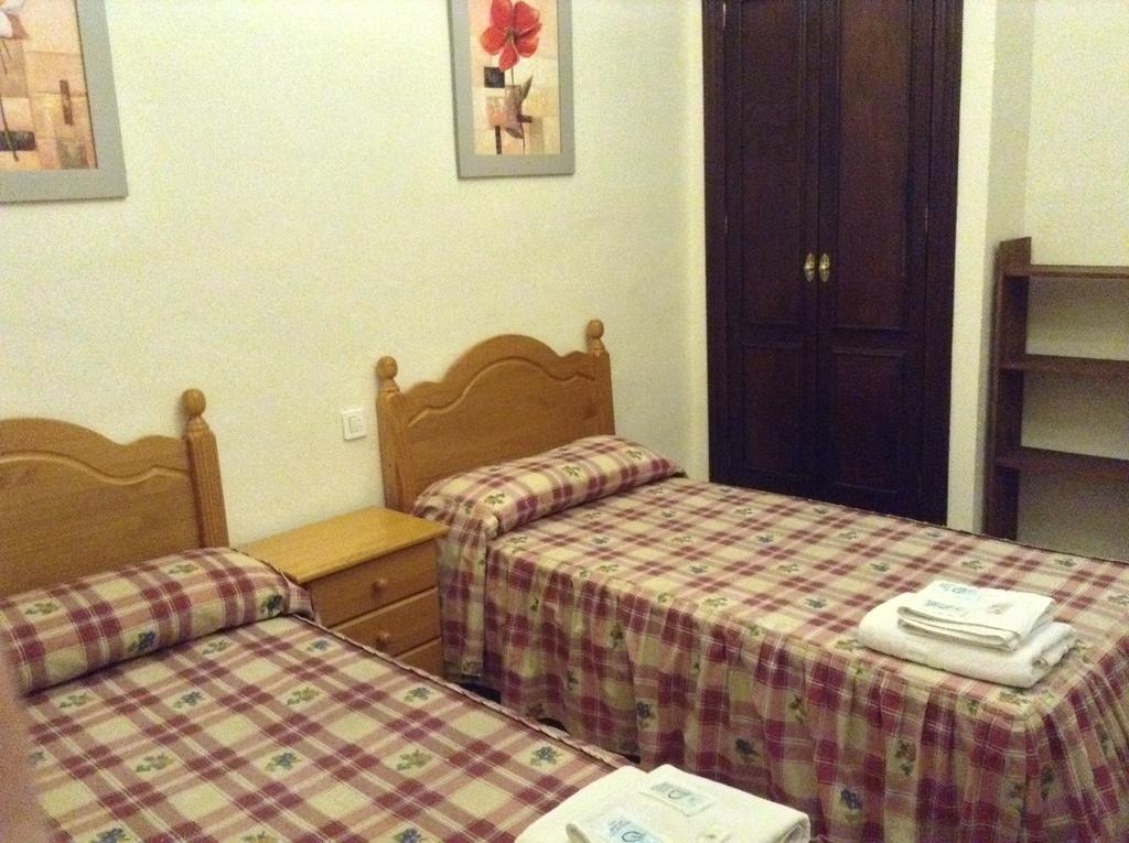 Doppel- oder Zweibettzimmer
