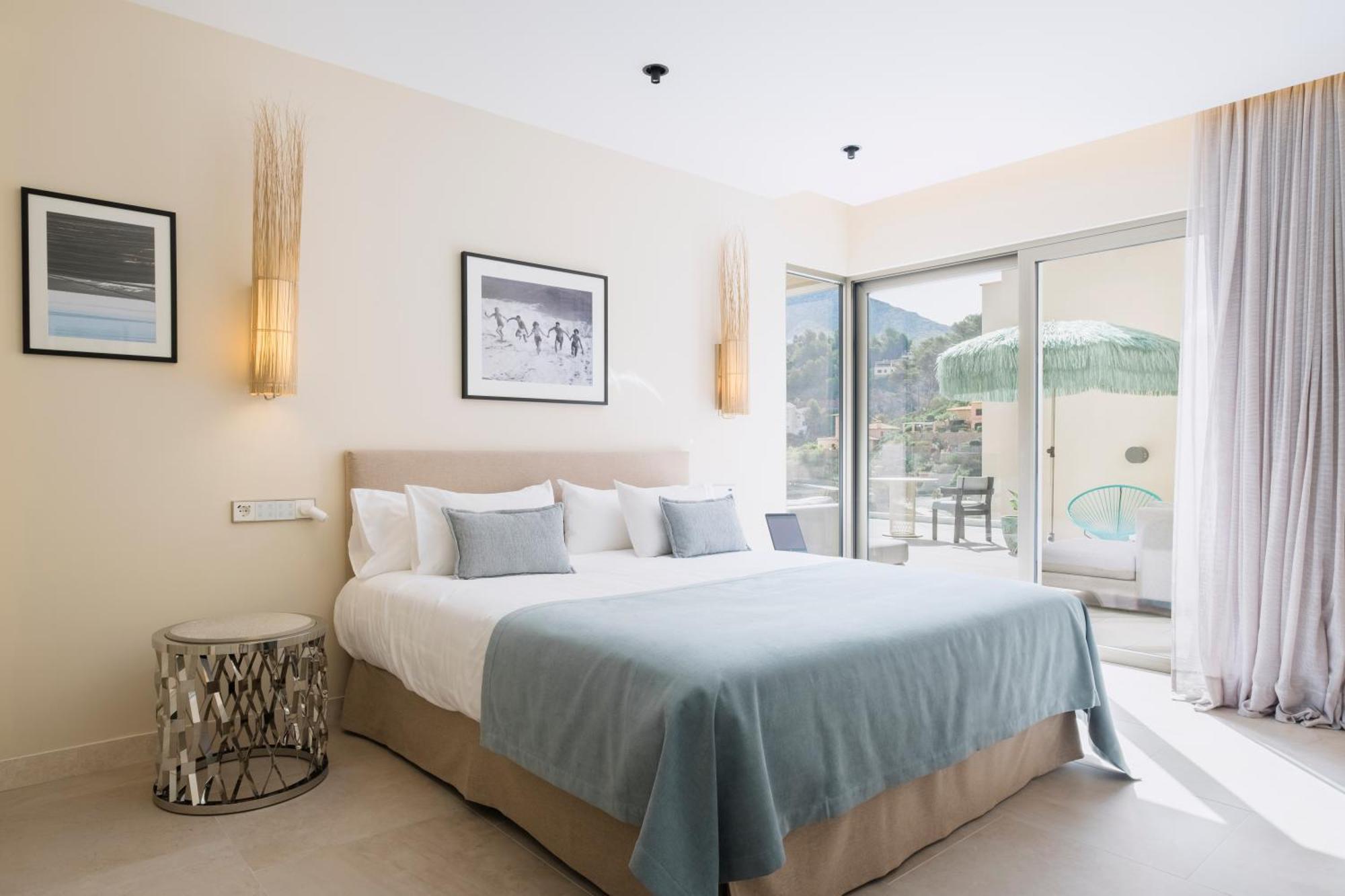 Superior Double Room Shared Terrace