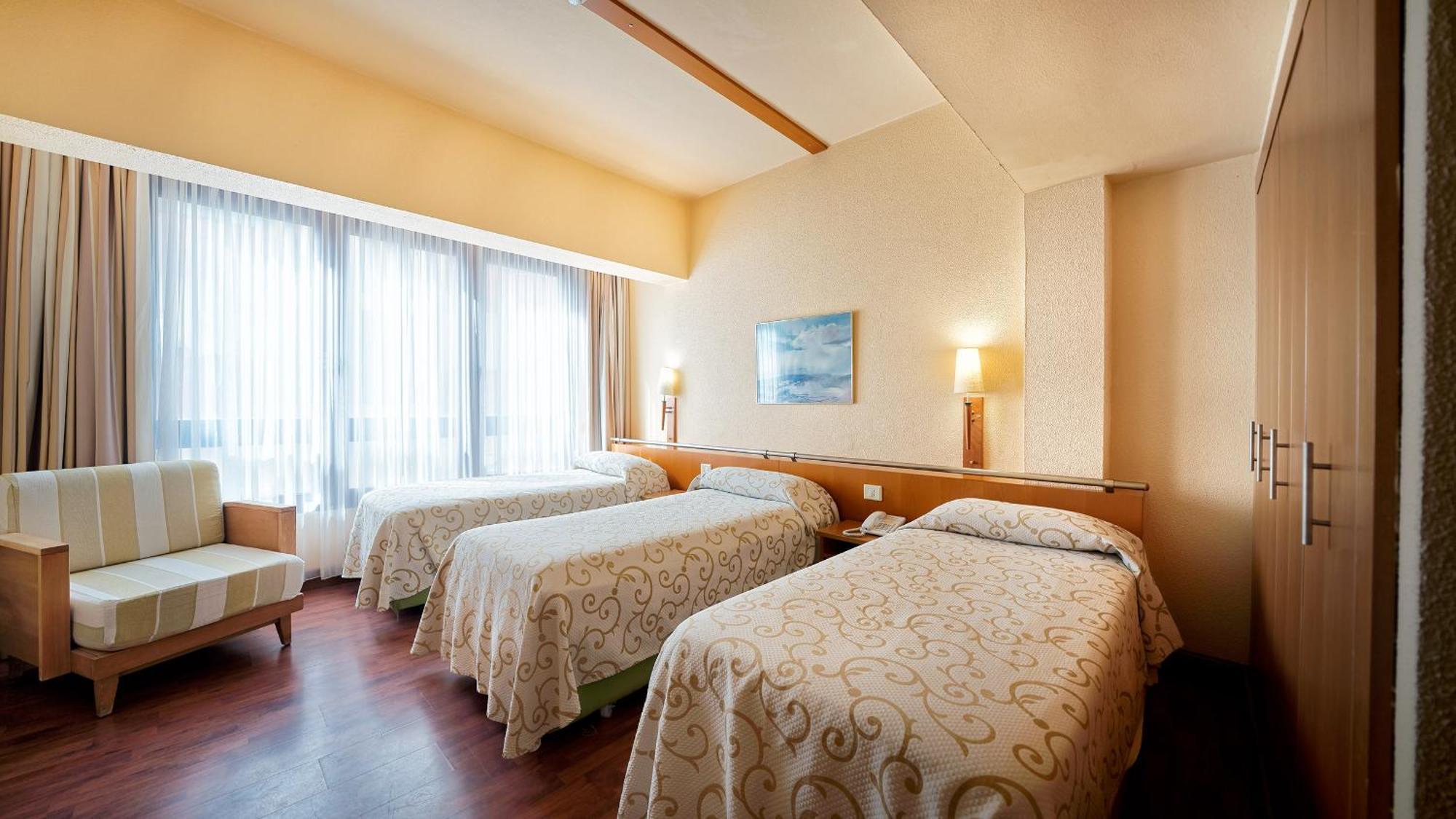 Triple Room,1651168674:JPEG