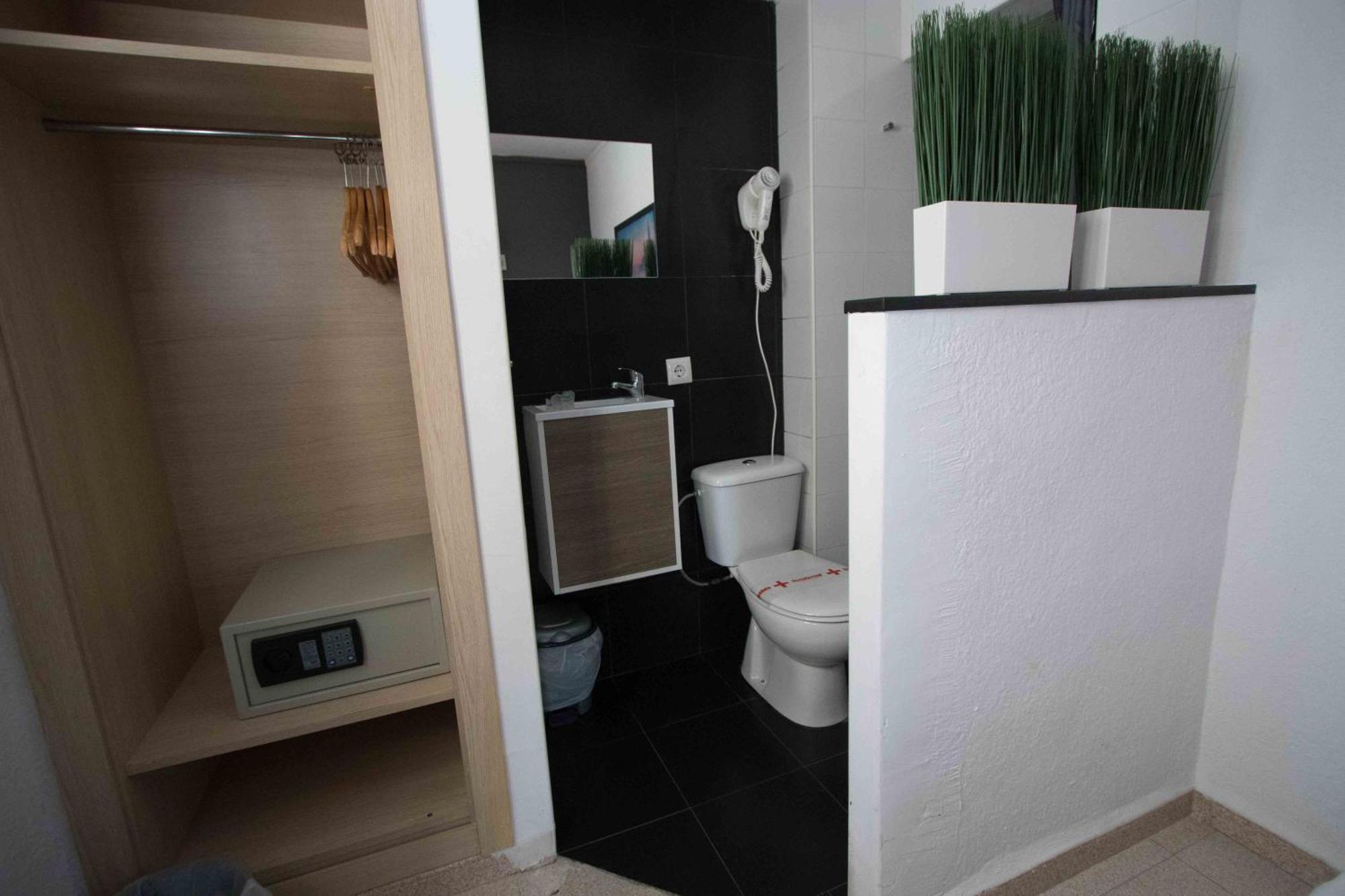 Jednolůžkový pokoj ve vedlejší budově